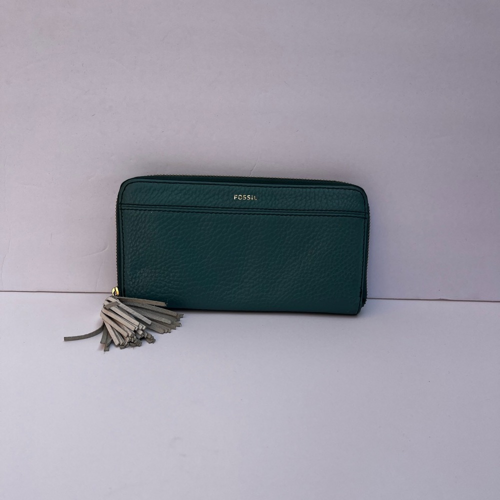 Teal Leather Fossil Clutch wallet, never used.